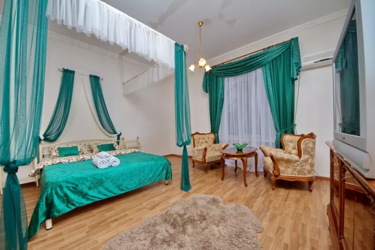 3-кімнатна квартира подобово у Києві, Печерський район, вул. Лютеранська, 4 — 1000657680, 1