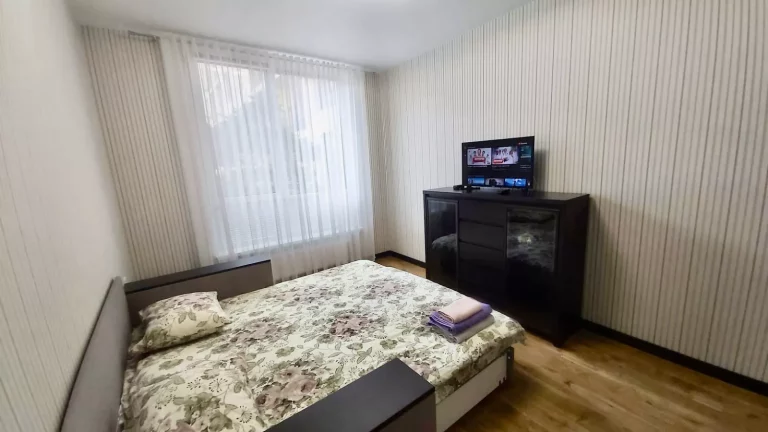 2-кімнатна квартира подобово у Києві, Солом'янський район, вул. Журавлина, 2 — 1001582582, 1