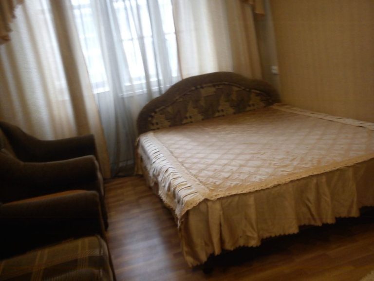 1 к. квартира подобово, погодинно, метро Вокзальна 5 хв., 25