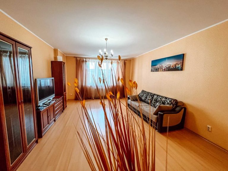 2к поряд з Виставковим центром, метро Лівобережна, 12