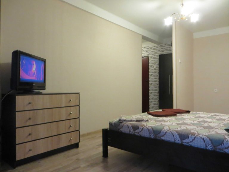 ст. метро "Героїв Дніпра" 1-хв. ходьби. ТЦ "Oasis" пр.Оболонський-43., 15