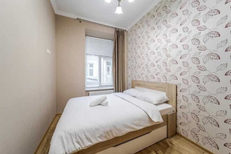 Подобово 1к квартира м. Іподром, (10 хв ходьби), 15