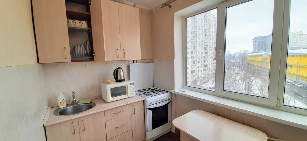 Фото - безкоштовно 01.01 Ave Obolonsky 11a, 1 хв від метро Мінська