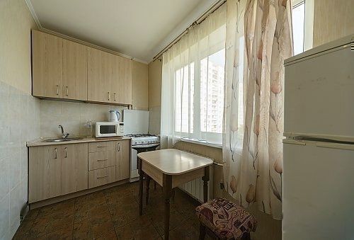 Фото - безкоштовно 01.01 Ave Obolonsky 11a, 1 хв від метро Мінська