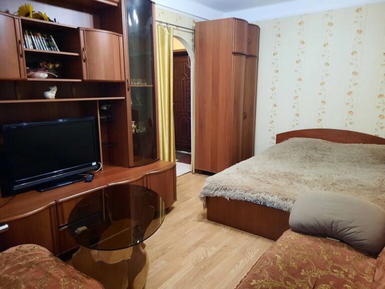 Я орендую квартиру вул. Р. Ратушная 14 Тс. Черняховський, 18