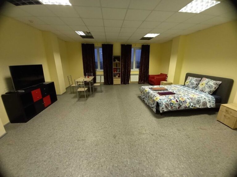 Нічні квартири Метро Києв, Вул. Міколі Кібалхіч, 11, 1